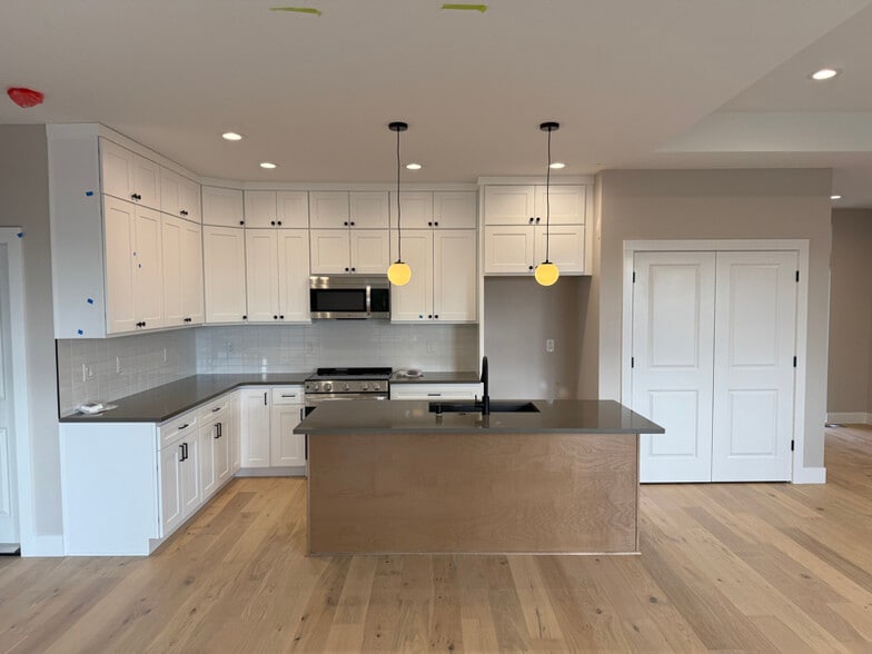 Building Photo - 226 Curtis Dr