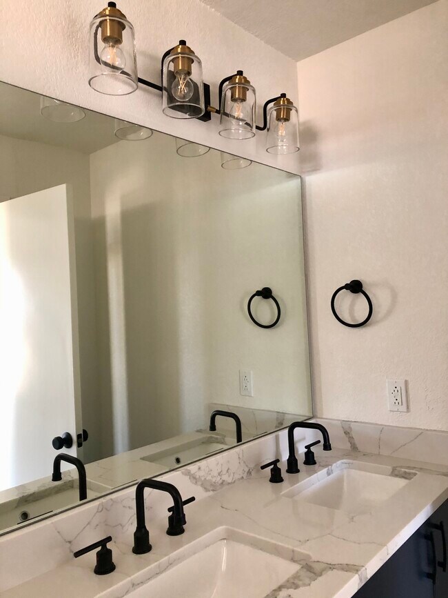 Building Photo - 7810 Copperas Dr