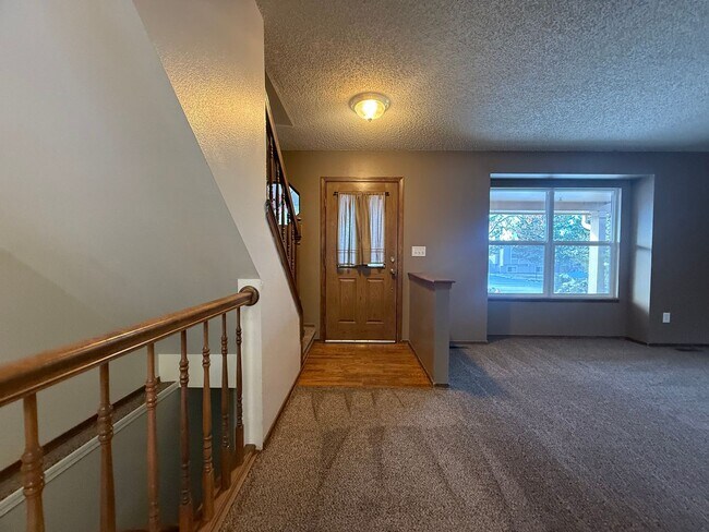 Building Photo - Beautiful Briargate Living: 5 Bedrooms, Walk-In Closets & 5-Piece Suite