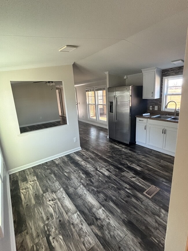 Building Photo - 828 Woodall Dairy Rd