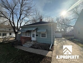 Building Photo - 1612 S Cliff Ave