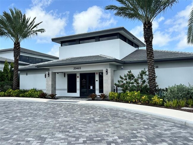 Building Photo - 8299 Essex Country Clb Dr