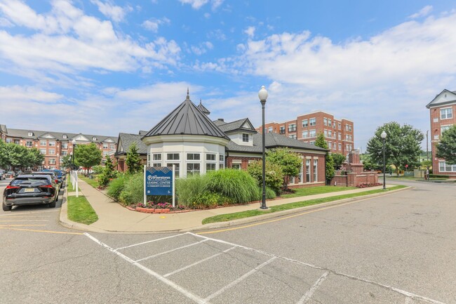 Building Photo - The Brownstones At Englewood South