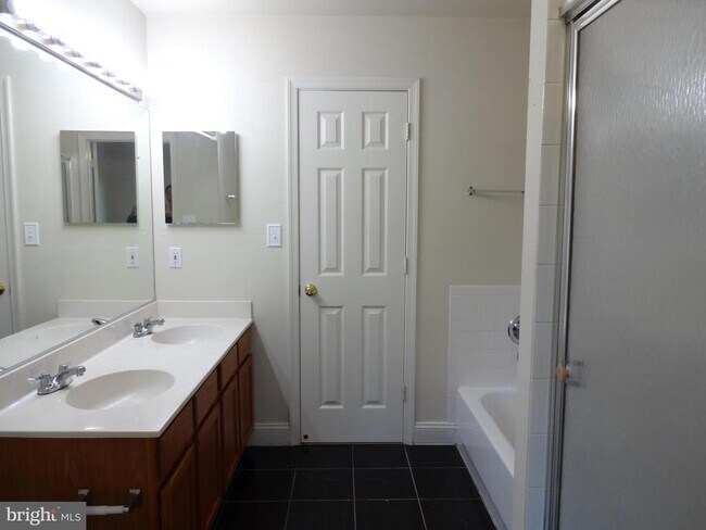 Building Photo - 13115 Quail Creek Ln