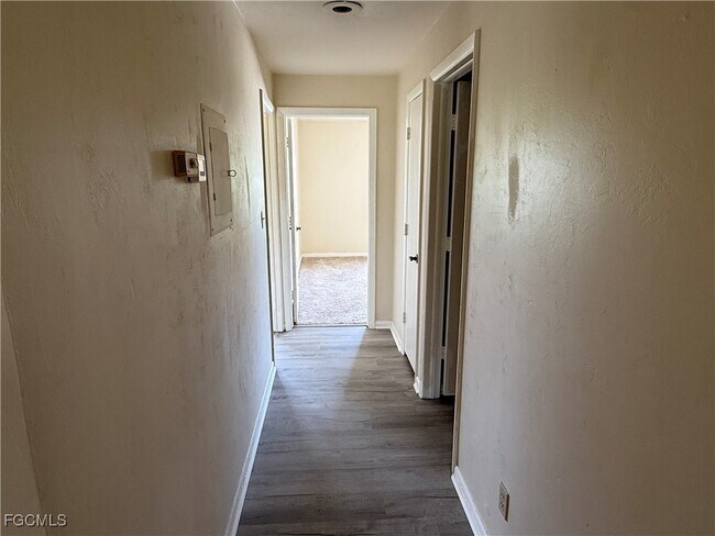 Building Photo - 1699 Golf Club Dr