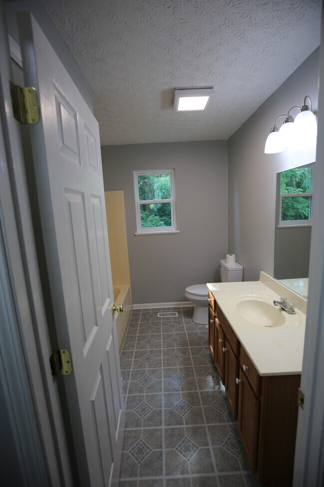 2nd full bath - 409 Filter Plant Rd