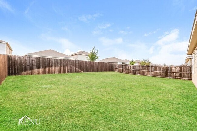 Building Photo - 1752 Escondido Dr