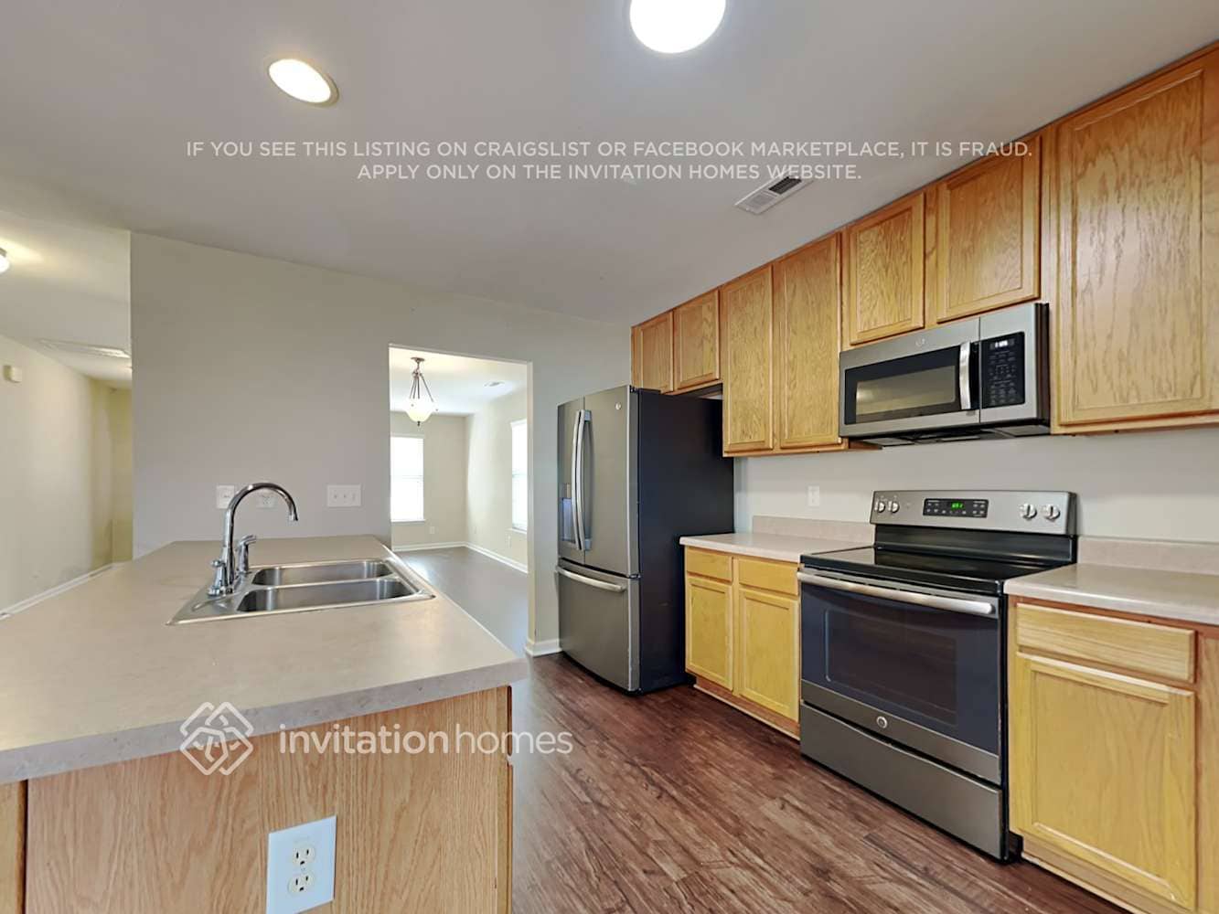 Building Photo - 607 Brassfield Dr