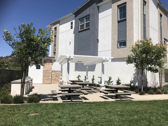 Building Photo - 365 Fitzpatrick Rd