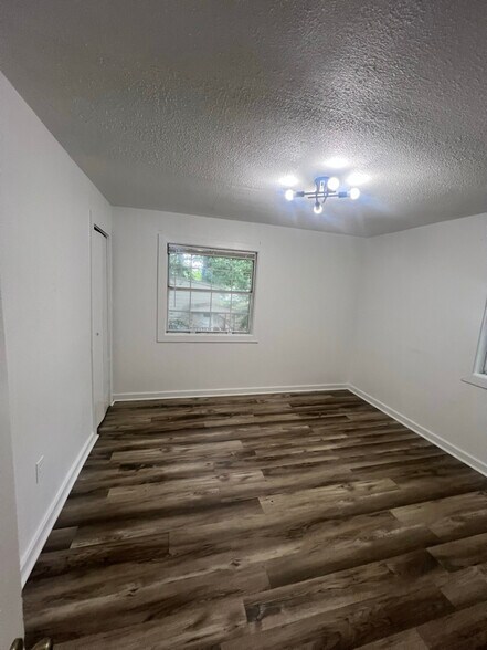 Building Photo - 237 Waddell Cir