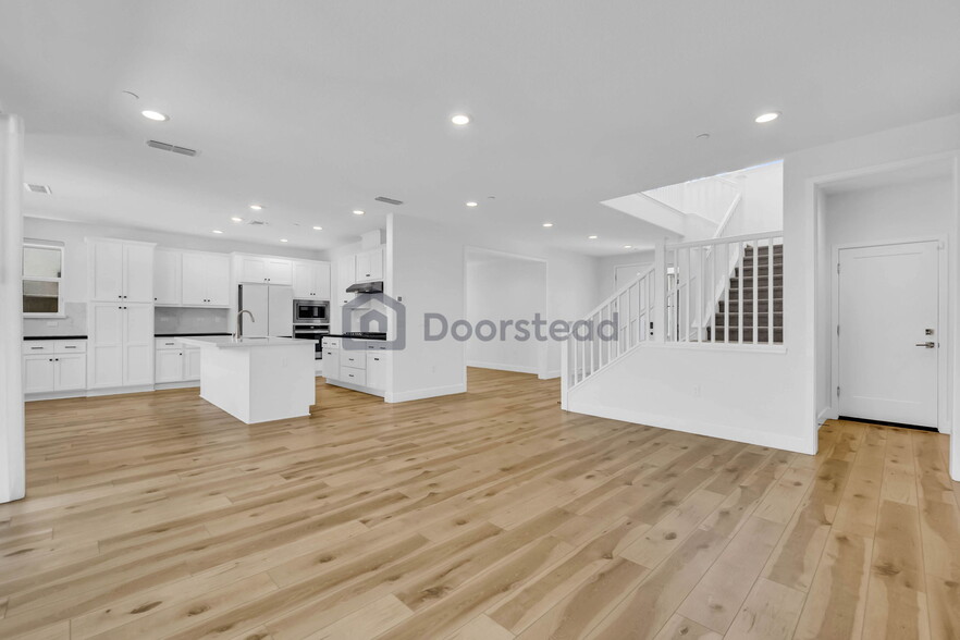 Building Photo - 16819 Karsen Ln