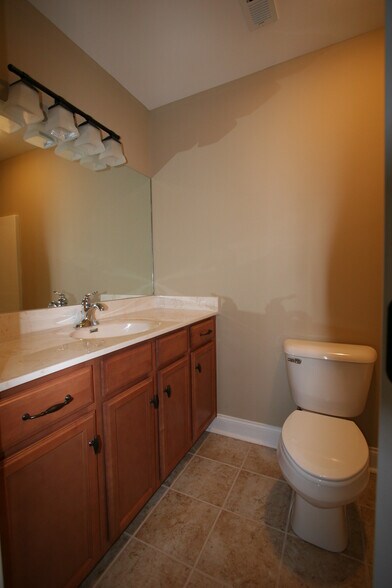 Building Photo - 9008 Landon Ln