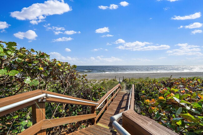 Building Photo - 300 Ocean Trail Way