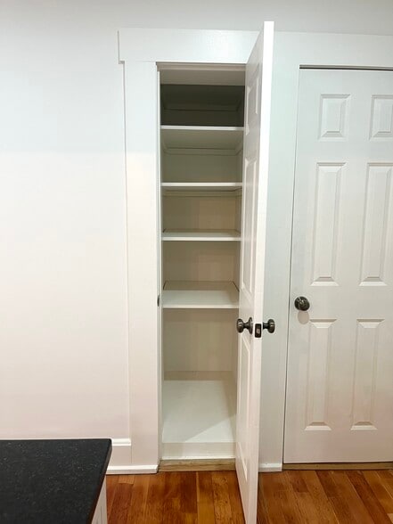 Building Photo - 672 Mohawk St