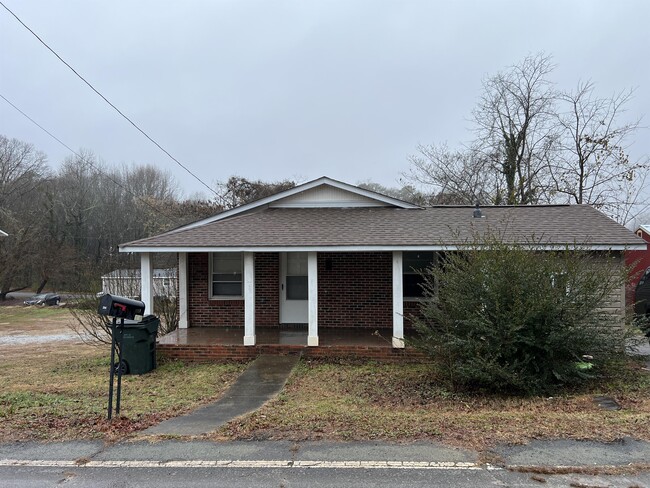 Primary Photo - 206 Dickson St