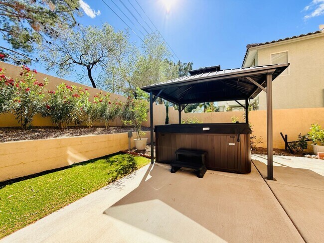 Building Photo - Partially furnished-Lovely 5 bedroom, 3 bath home in Legacy Master Series Community! $500 off fir...