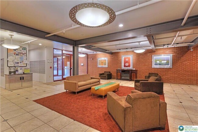 Building Photo - 11 W 2nd St