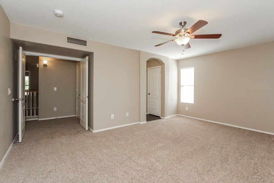 Building Photo - 2609 N 128th Dr