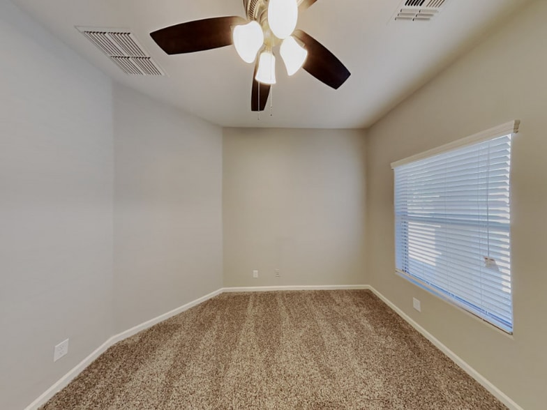 Building Photo - 44220 Caven Dr