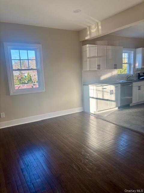 Building Photo - 1026 Glen Cove Ave