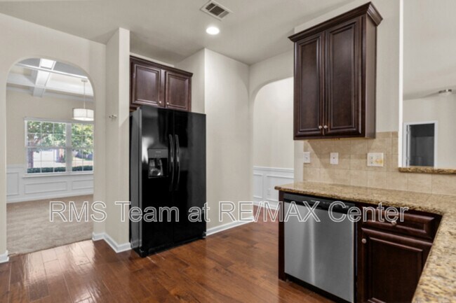 Building Photo - 3379 Gardenside Walk SW