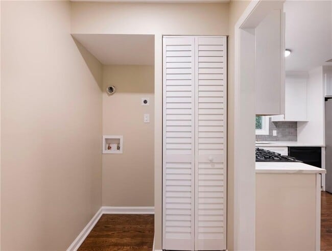 Building Photo - 2949 Judylyn Dr