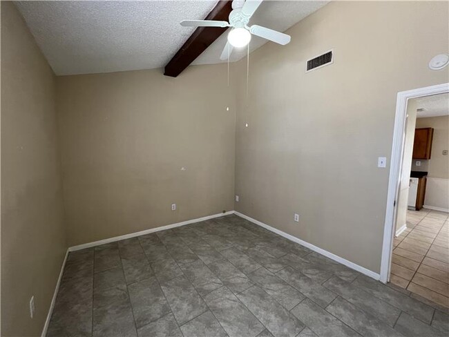 Building Photo - 519 Geri Dr
