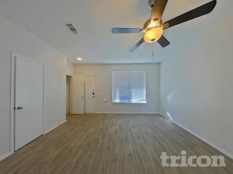 Building Photo - 5020 Caraway Dr