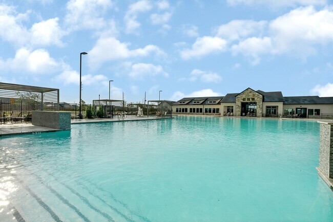 Building Photo - 28218 Meadowlark Sky Dr