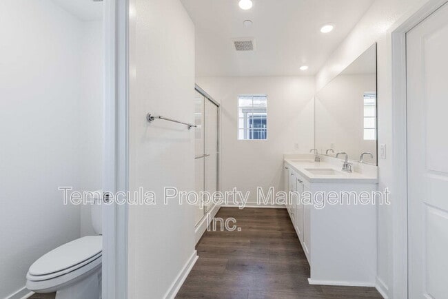 Building Photo - 29243 Victoria Bch Blvd