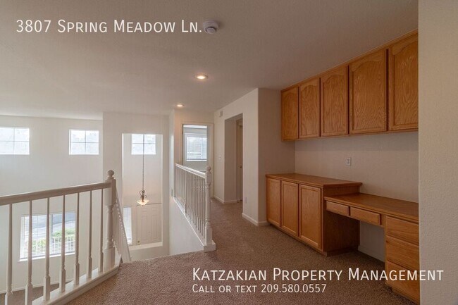Building Photo - 3807 Spring Meadow Ln