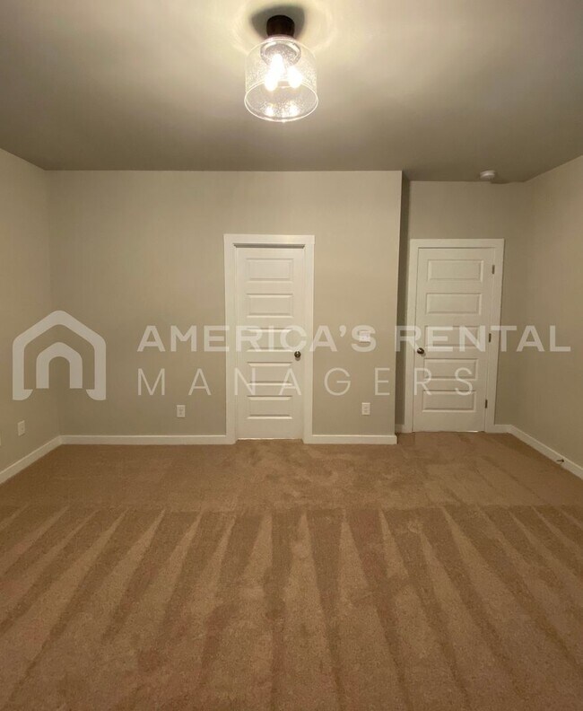 Building Photo - 210 Ridgeview Cir
