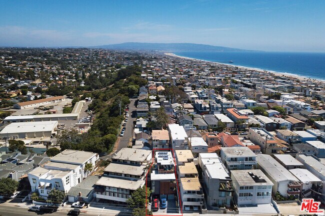 Building Photo - 472 Rosecrans Ave