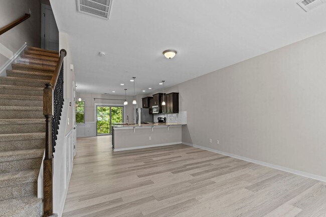 Building Photo - Gorgeous Townhome in N. Raleigh, Top Amenities & Finishes, Community Pool, Pet Friendly!