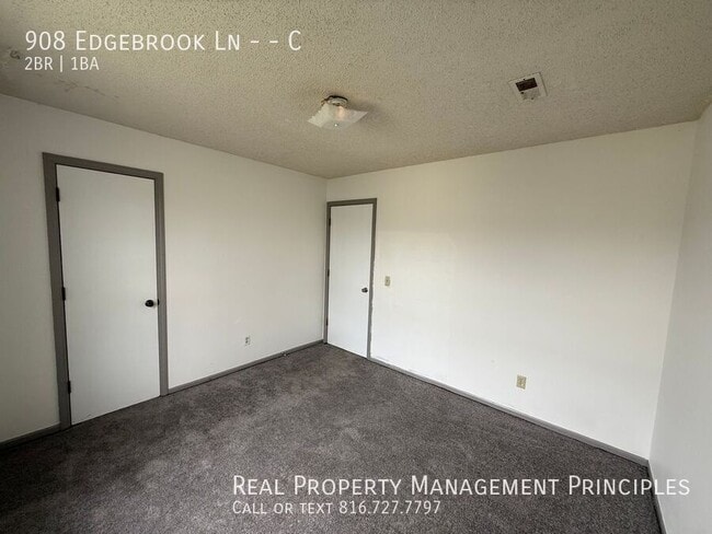 Building Photo - 908 S Edgebrook Ln