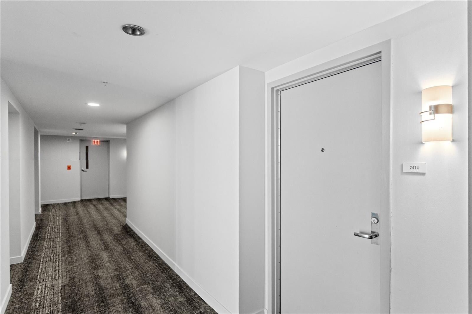 Building Photo - 300 S Biscayne Blvd