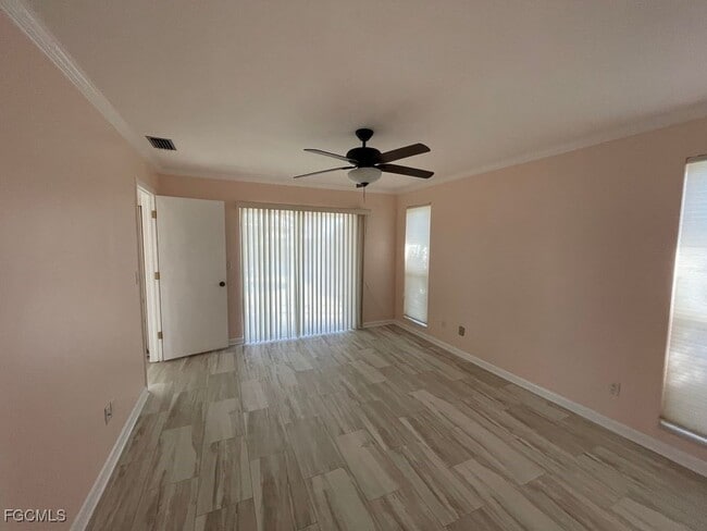 Building Photo - 2205 SW 2nd Terrace