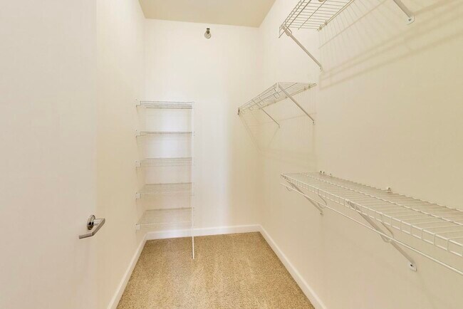 Building Photo - 1322 S Prairie Ave