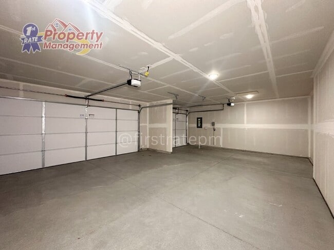 Building Photo - 709 W Smoky Quartz St