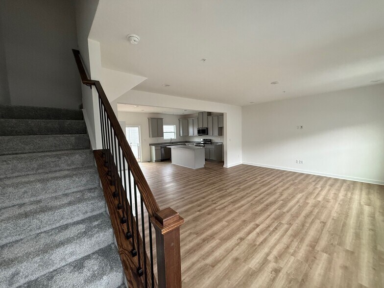 Building Photo - 179 Lockheed Dr