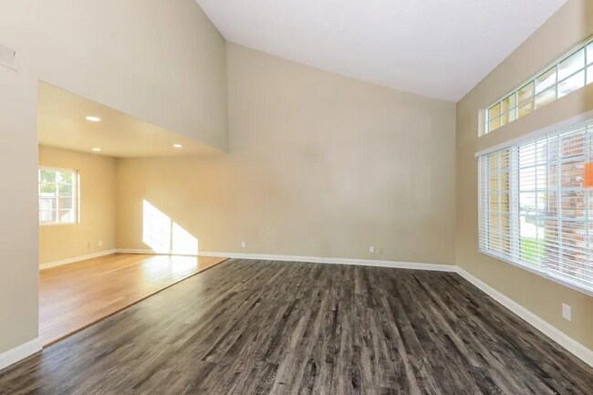 Building Photo - 45341 Rancho La Brea Dr
