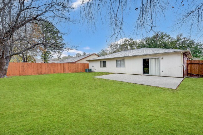 Building Photo - 7815 Barnhill Dr