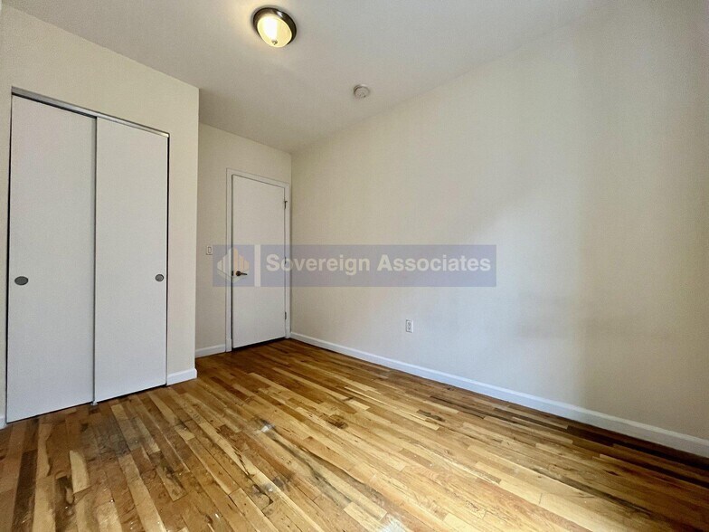 Building Photo - 606 W 191st St