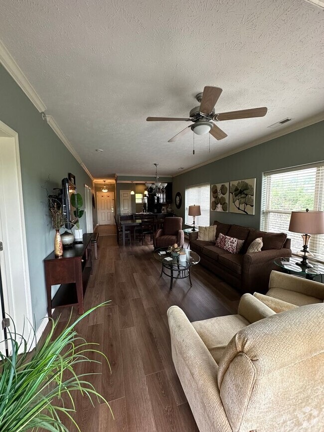Building Photo - Furnished 2 Bedroom 2 Bath Executive Apart...