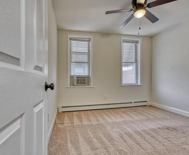 Building Photo - 204 N Port St