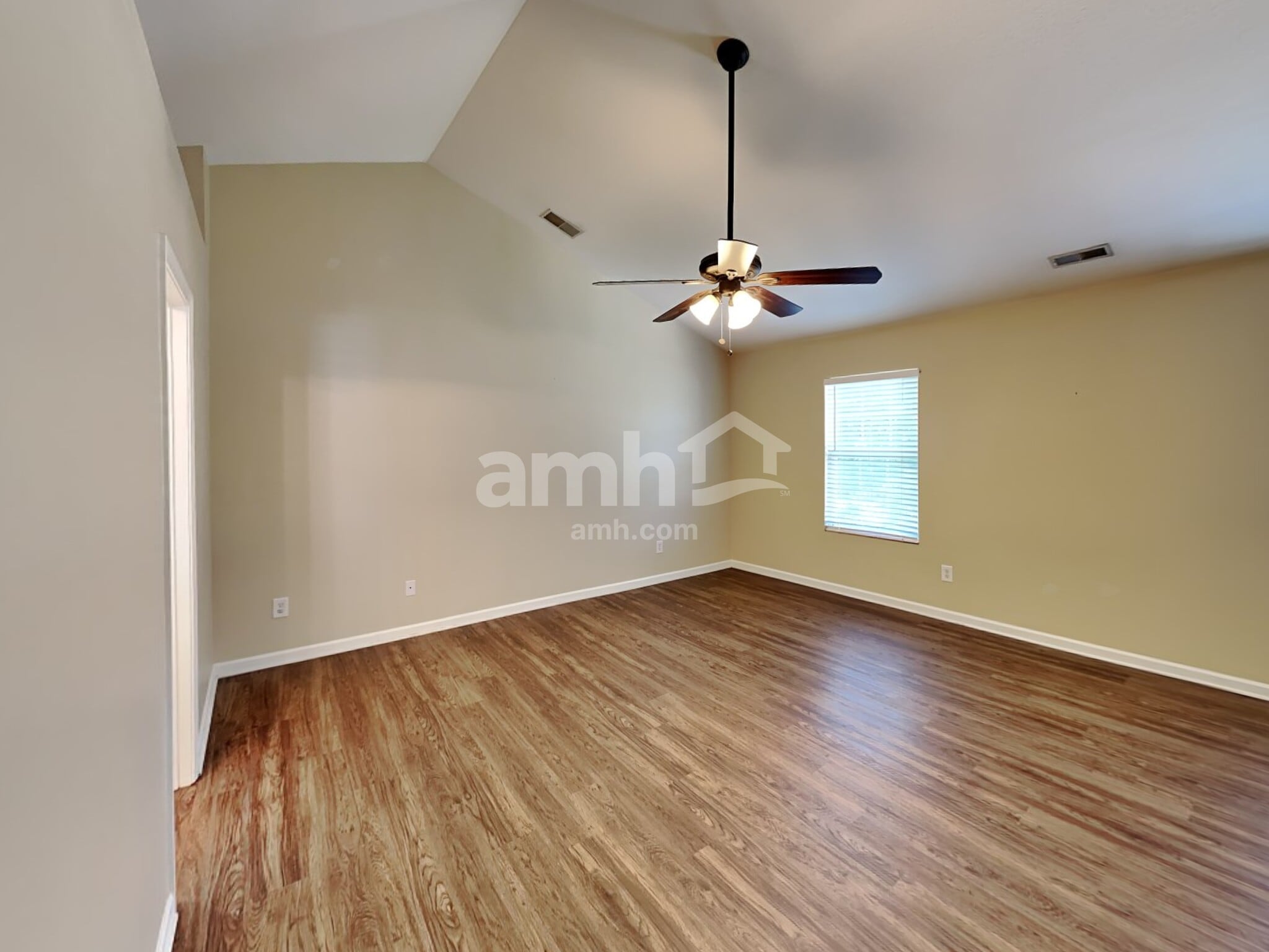 Building Photo - 14716 Castletown House Dr