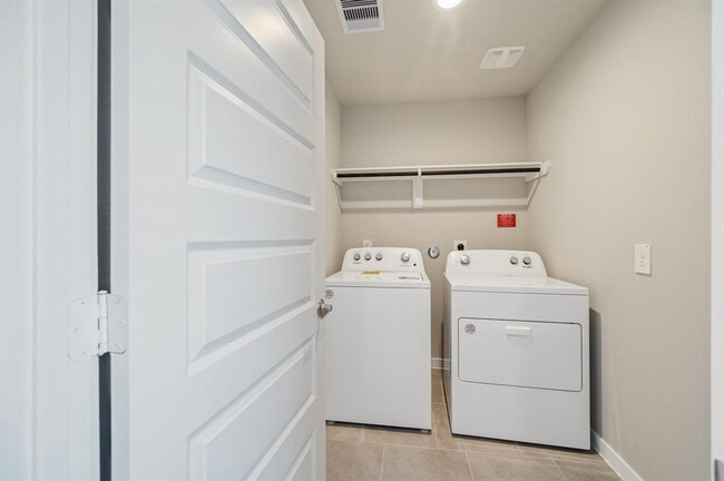 Building Photo - 29422 Pikes Peak Dr