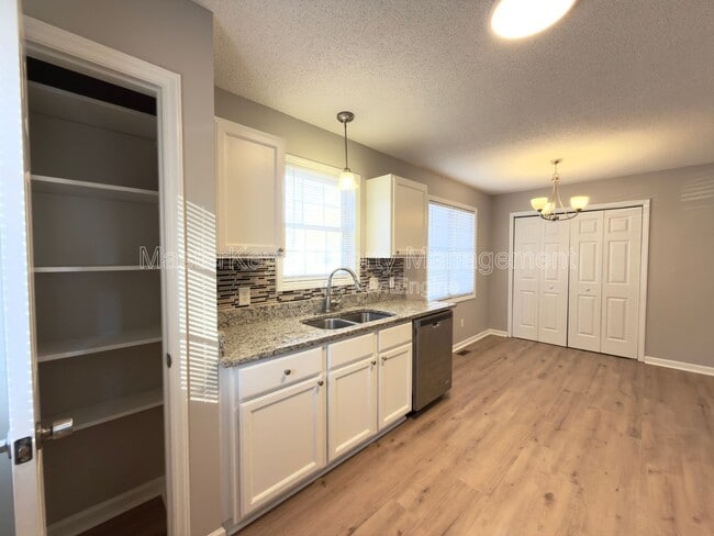 Building Photo - 1101 Amber Acres Ln