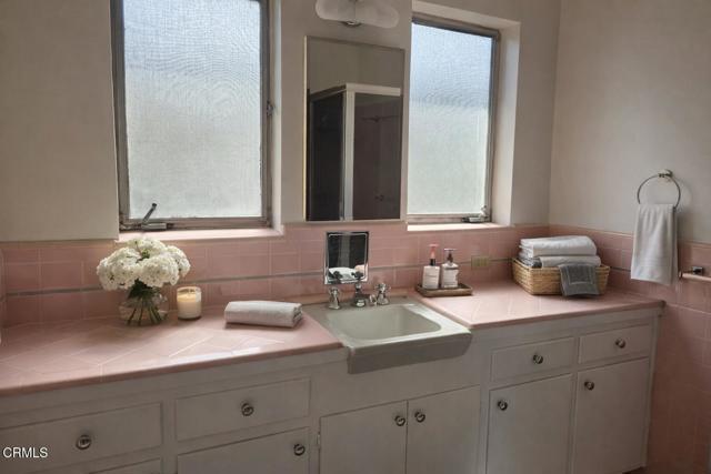 Building Photo - 660 S Orange Grove Blvd