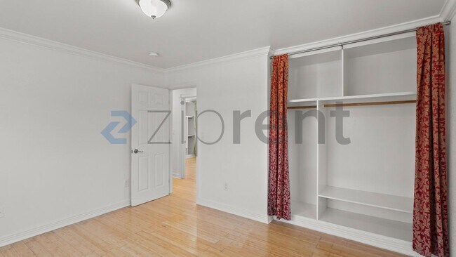 Building Photo - Unit